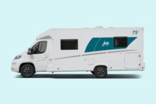 Camping-car Joa Camp de 7.5 mètres de long avec lit jumeaux et grand salon, découvrez le 75T