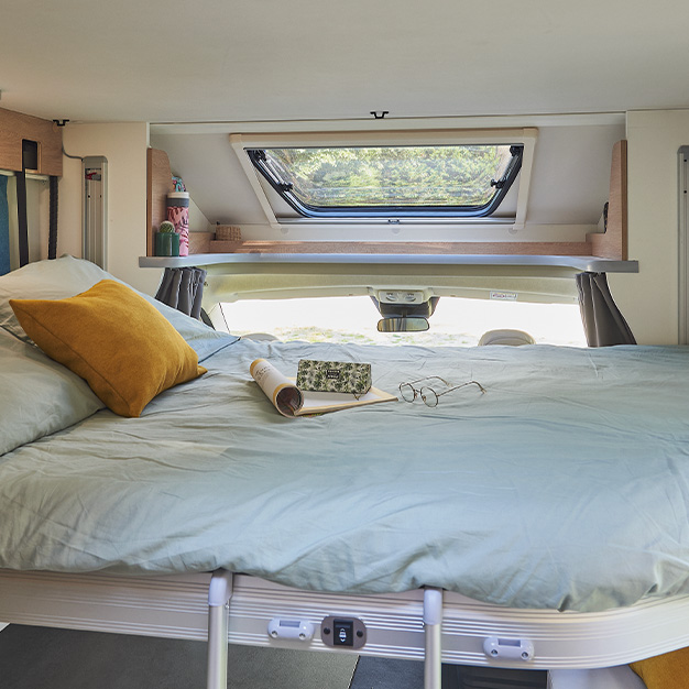 lit de pavillon électrique camping car joa camp