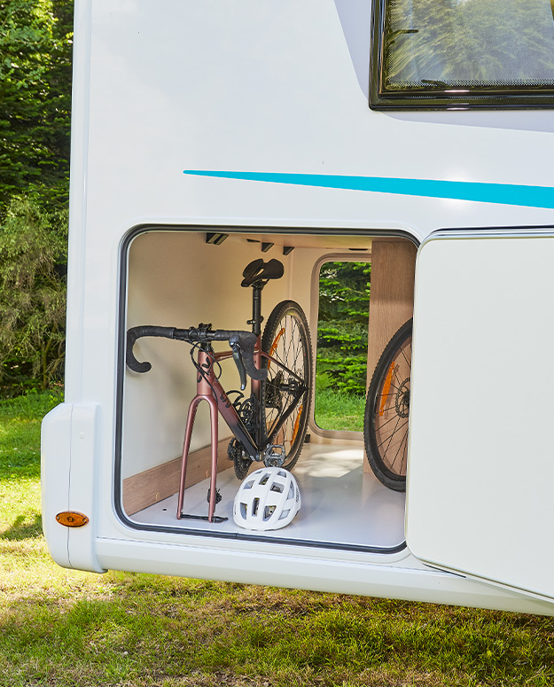 mettre un vélo dans la soute camping car joa camp