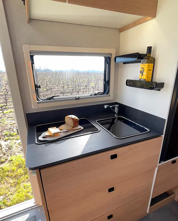 Cuisine d'un camping-car Joa Camp